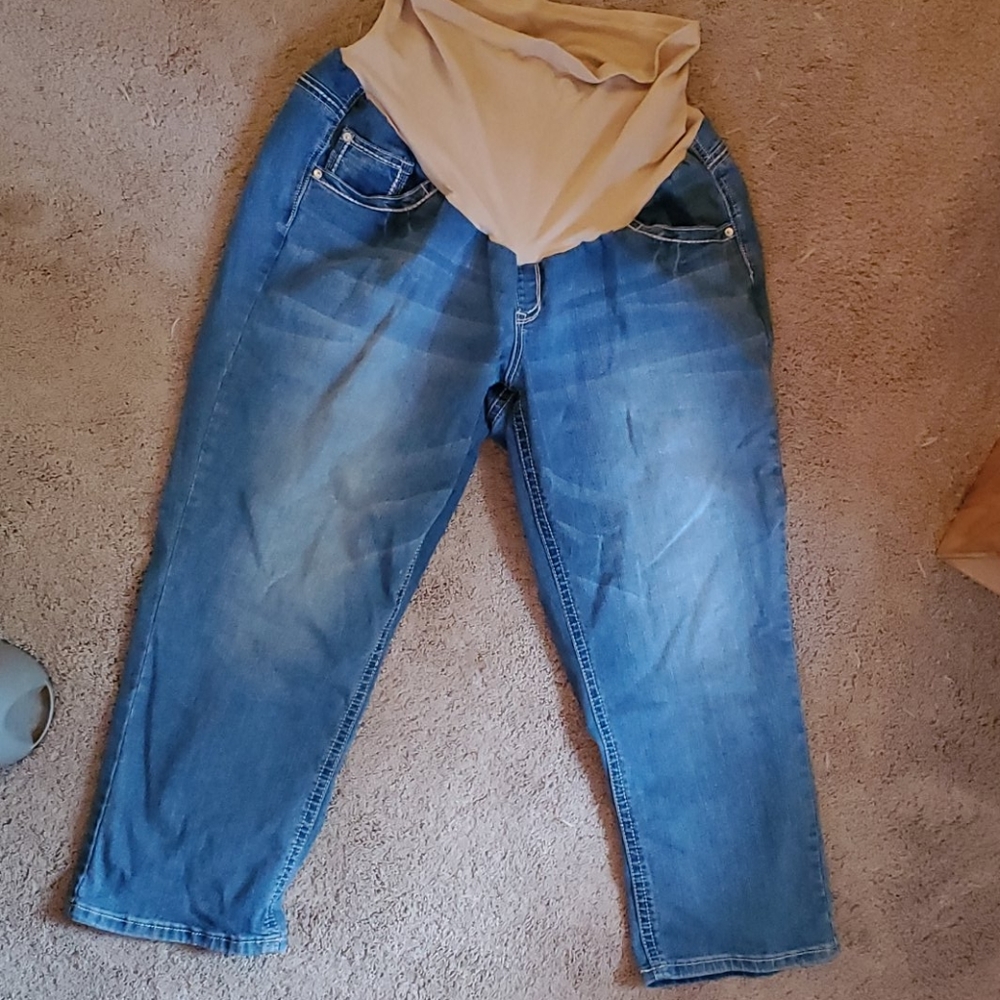 Maternity Capris